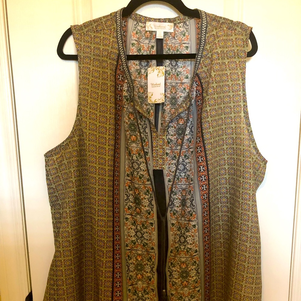 sleeveless blouse
